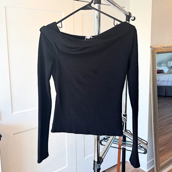 Elio Knit Top in Black - Small (EUC) - Picture 2 of 5
